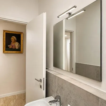 Petrarca's House A104 By Larihome Côme