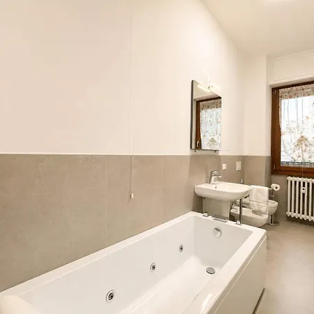 Petrarca's House A104 By Larihome Côme
